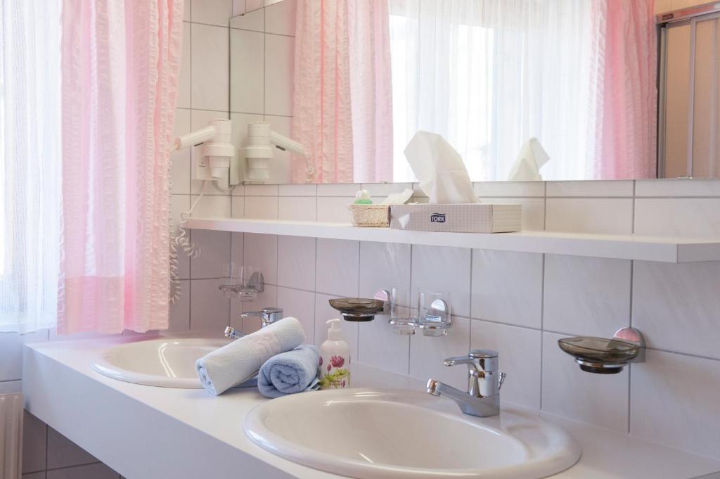 Pension Iris Lech am Arlberg Room photo
