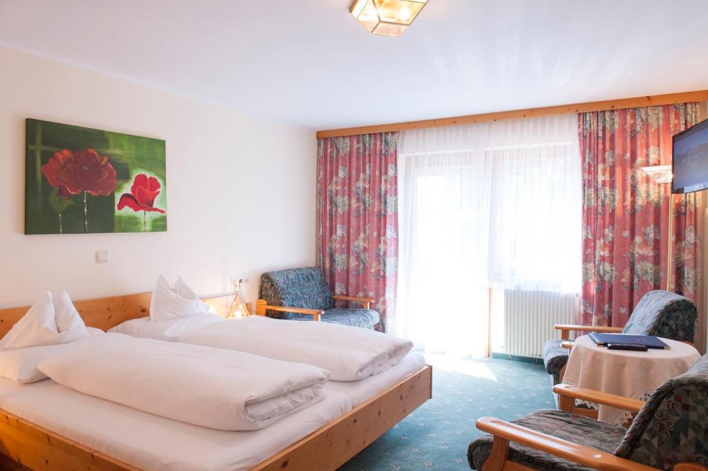 Pension Iris Hotel Lech am Arlberg Room photo